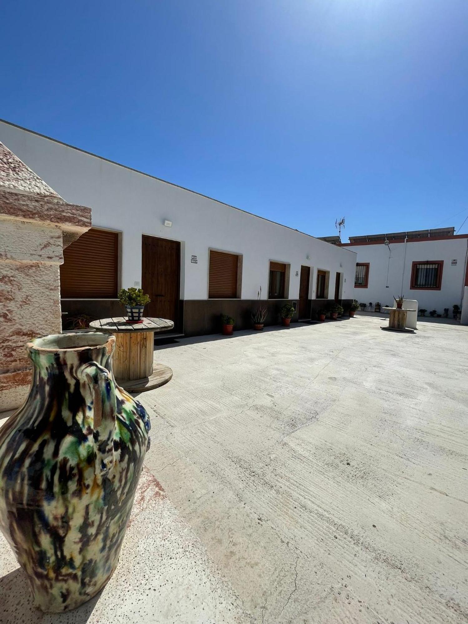 Apartamentos La Palmera Fernan Perez Exterior photo